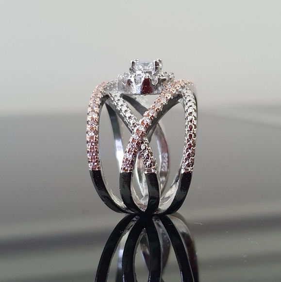 Chic Creative Silver Rose Gold Color Diamond Ring - Picture 2 of 2